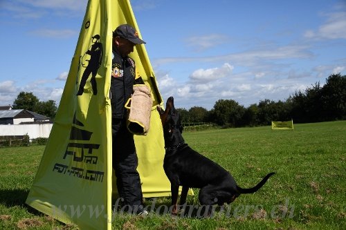 Manchette avec recouvre de protection solide en toile de
jute